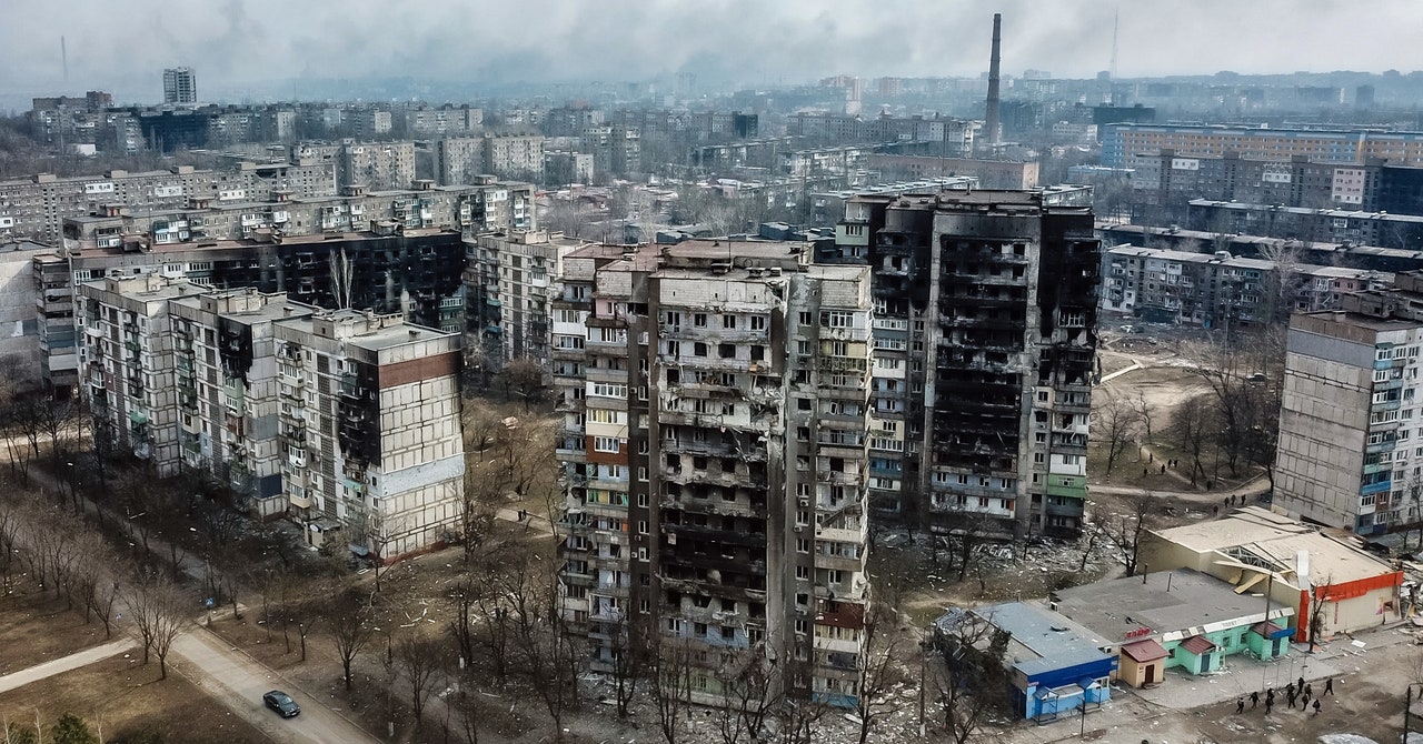 The last cell tower in Mariupol