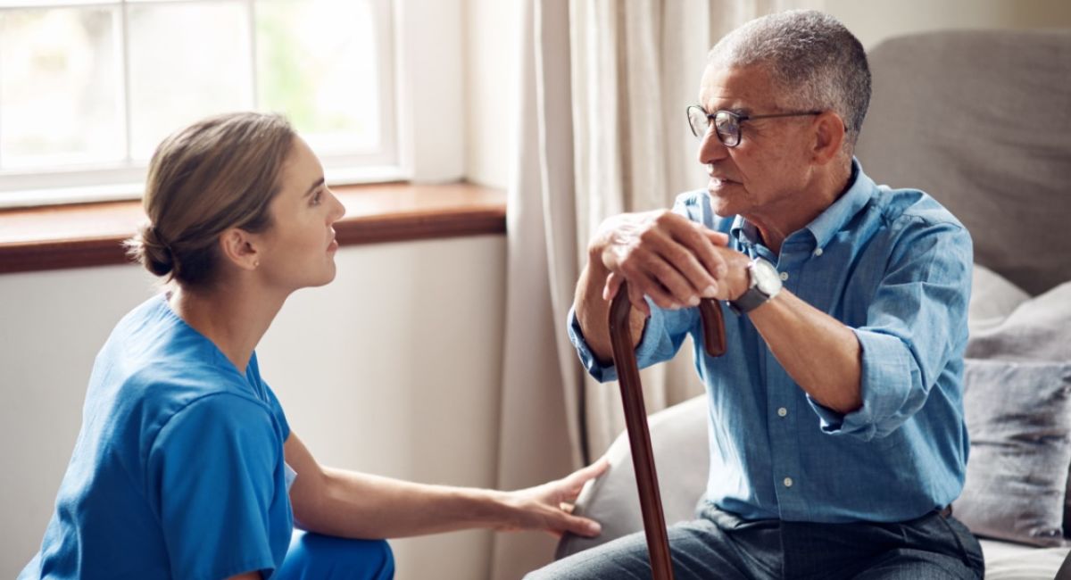 Elderly people cared for at home stay in hospital longer